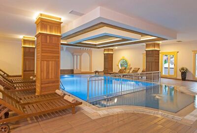 07 GROUP HOTEL