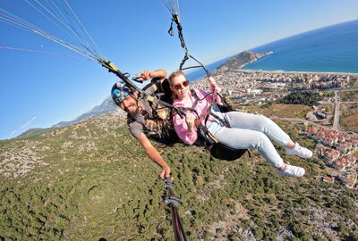 ALANYA'DAN YAMAÇ PARAŞÜTÜ