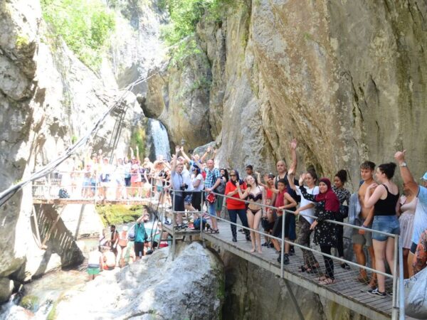 Explore Sapadere Canyon, visit the Dwarf Cave, and enjoy lunch and swimming in Dimçay on this guided nature tour from Alanya.