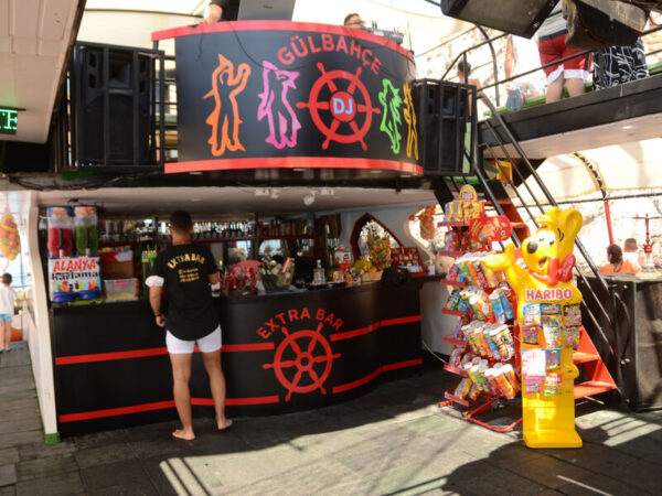 Pirate Boat Tour in Alanya with Caves, Cleopatra Beach - Görsel 5