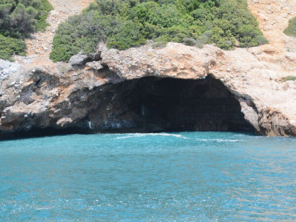 Pirate Boat Tour in Alanya with Caves, Cleopatra Beach - Görsel 2